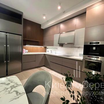 Старонаводницька вул., 13