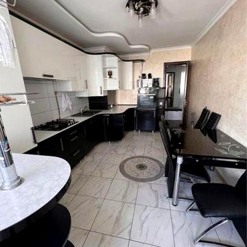 Здається 2-кім квартира вул. Руська!