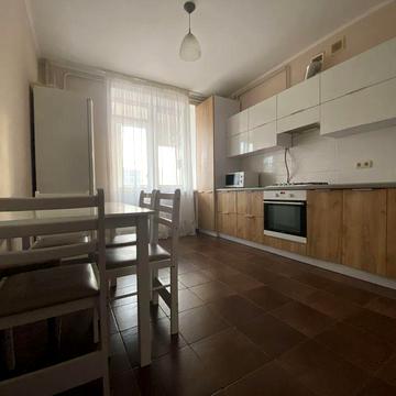 Оренда 2 кім. квартири в центрі. Власник