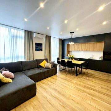 Предславинська вул., 53