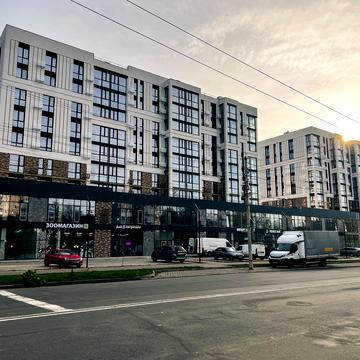 Відродження просп., 32 