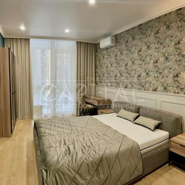 Предславинська вул., 44