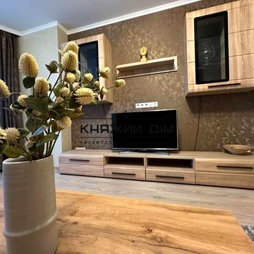 Дніпровська набережна вул., 26-Б