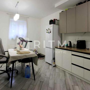 Продаж 3-к. кв. в новобудові, з ремонтом, м. Винники. Без комісії.