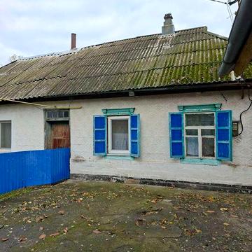 Частина будинку з 50 сотками землі, вул. Богдана Хмельницького