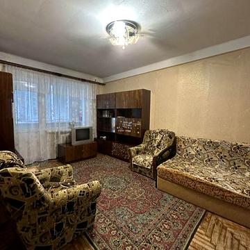 2к. зупинка Висотна, 4/5, все є!