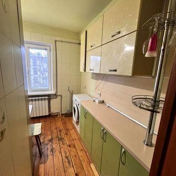 Продам 2-х кімнатну квартиру . Правий берег