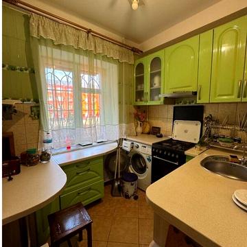 Продаж 3к Квартира Космонавтів вулиця