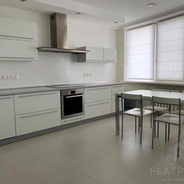 Михайла Гришка вул., 9