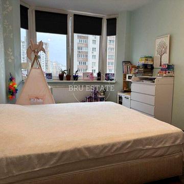 Продаж 1к кв на Позняках з ремонтом на низькому поверсі Драгоманова 4а