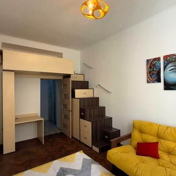 Союзу Українок вул. (), 16