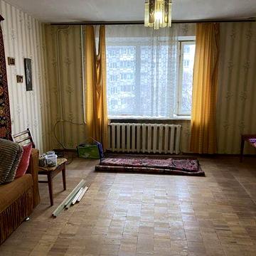 продам 2-кімнатну квартиру. Вул. Героїв Десантників