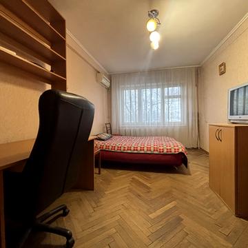 Миропільська вул., 27/16