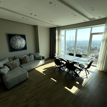 Буслівська вул., 12