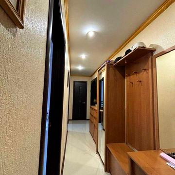 Продам трикімнатну квартиру на ж/м Парус-1