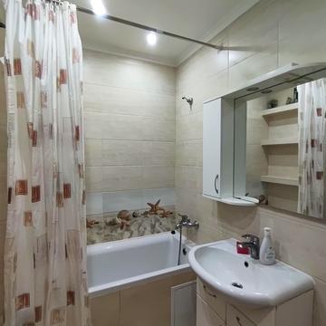 Вокзальна вул., 27