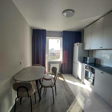 Академіка Сахарова вул., 50