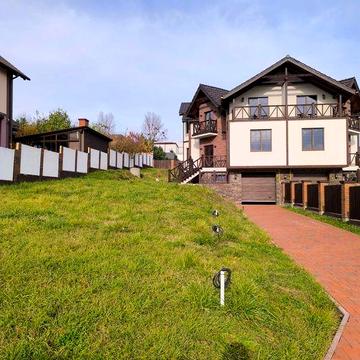 Продаж 255,8 м.кв. частина будинок-спарка, в селі Виннички, 15 км від