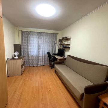 Продам 3-х кімнатну квартиру . Вул. Калинова