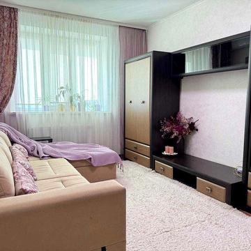 Оренда! Однокімнатна квартира 41 кв.м. Боголюбова,4. Є кладова, балкон