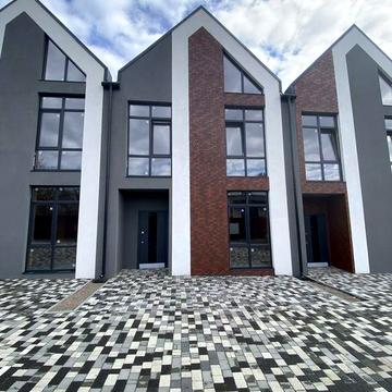 Таунхаус біля школи в Бучі!