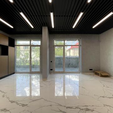 Вячеслава Чорновола вул., 10