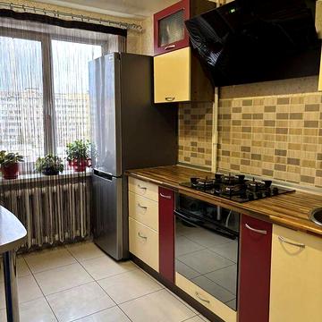 Продаж 3к Квартира Парус масив