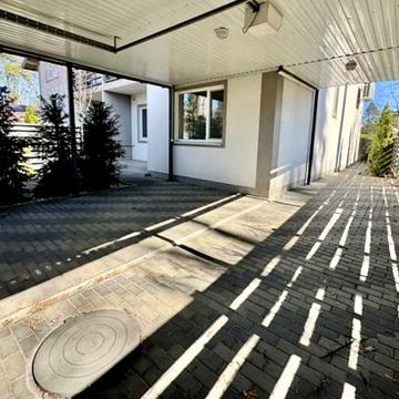 Отамана Орлика вул., 18