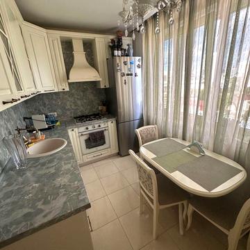 Космічна вул., 11