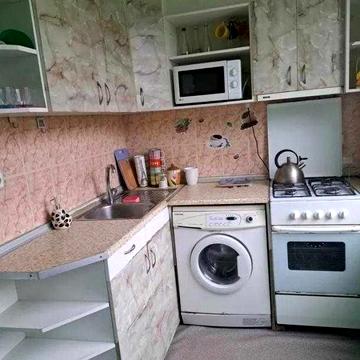 Продам 2 ку, ост. Державинська