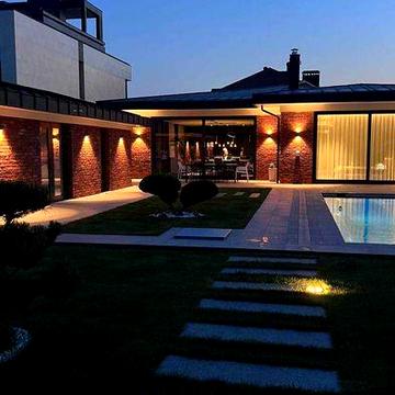 Продажа одноэтажного дома с бассейном и ремонтом в Сосновом Береге.