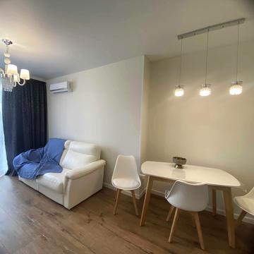 Джона Маккейна вул. (Івана Кудрі), 7