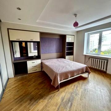 Коломийська вул., 9