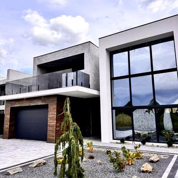 Продаж Будинку з двома гаражами! Луцьк