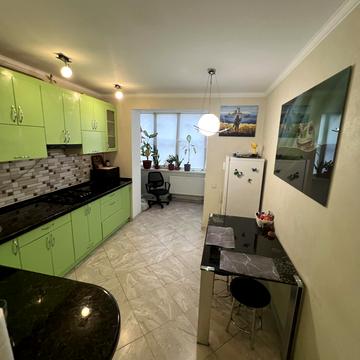 Соборна вул. (), 14-А, Б, В