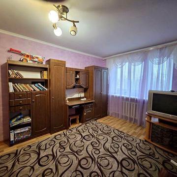 Продам 2х комнатну квартиру в смт Раухівка.