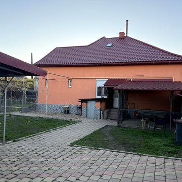 Олега Ольжича вул. (Івана Лобачевського), 15