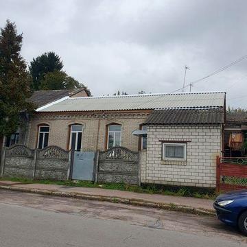 Продам частину будинку.