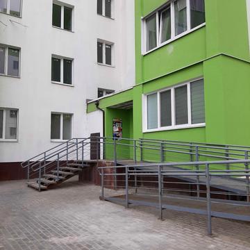 Миру вул., 49