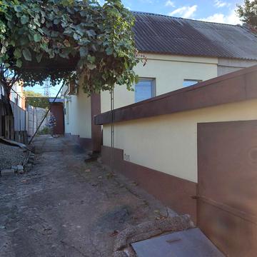 Новоукраїнська вул.