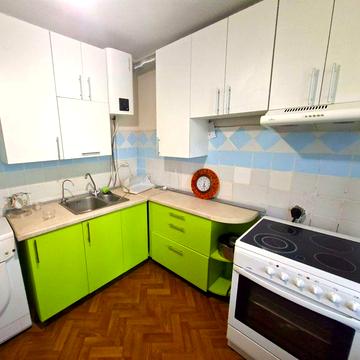 ГРИВНЯ! Продам квартиру 2пов Булаховського,42/43 м Академ. 15хв пішки!