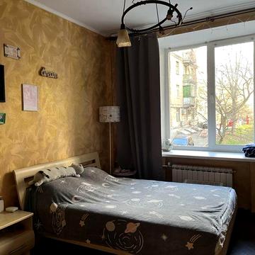 Підвисоцького10/10, Печерськ, 50м2. Сталінка