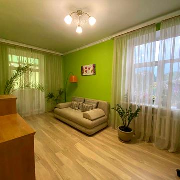 Шулявка Борщагівська 195/43 Продам  3к квартиру СТАЛІНКА