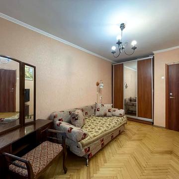 Білоруська вул., 26