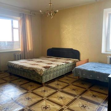 Академіка Корольова вул., 83/1