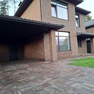 11 км до метро. Асфальт. Вихід у ліс