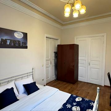 Добрий Шлях вул., 13