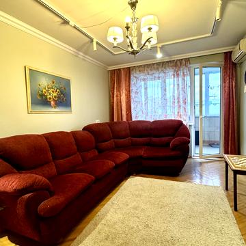 Метробудівників вул., 27