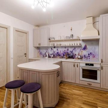 Міцкевича, 8