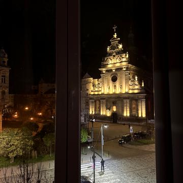 Соборна пл., 17